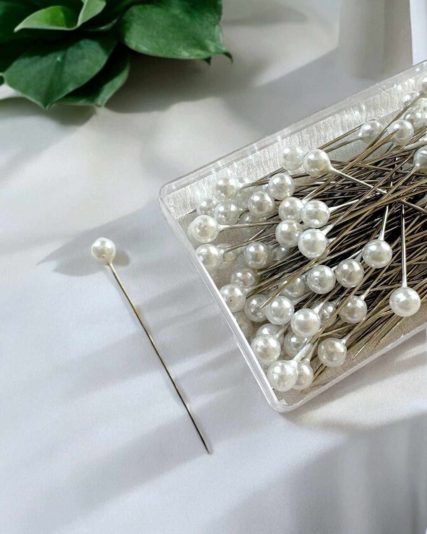 Head Pins - Pearl White